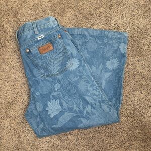 Wrangler Worldwide 662 High Rise Wide Leg Crop Jeans Floral Size 32 Free People